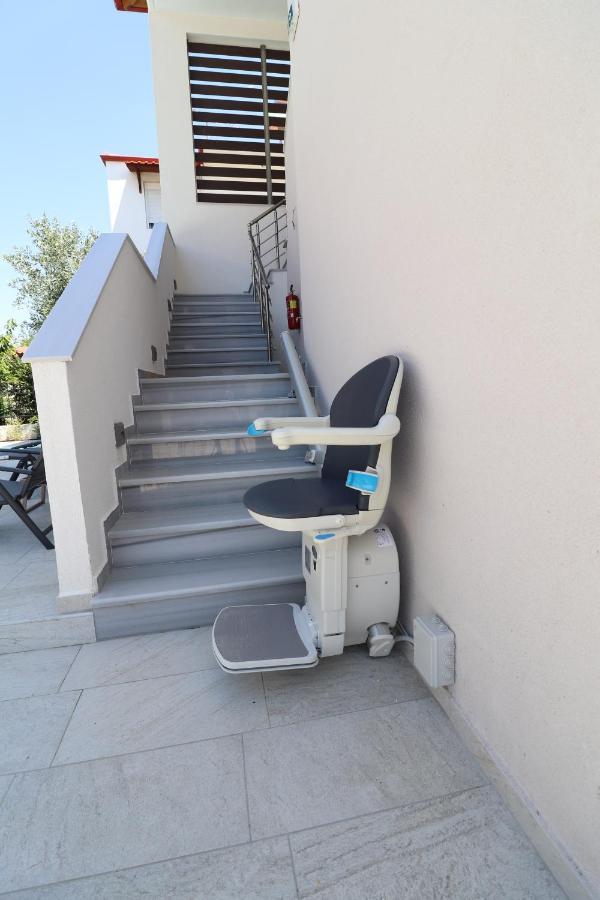 Sunshine Rooms And Suites Nea Vrasna Luaran gambar